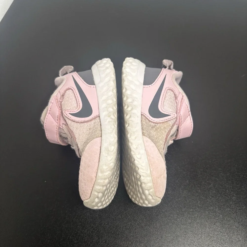 Nike Baby Girls Revolution‎ 5 Sneaker Shoes Pink BQ5673-601 Hook Loop Size 6C